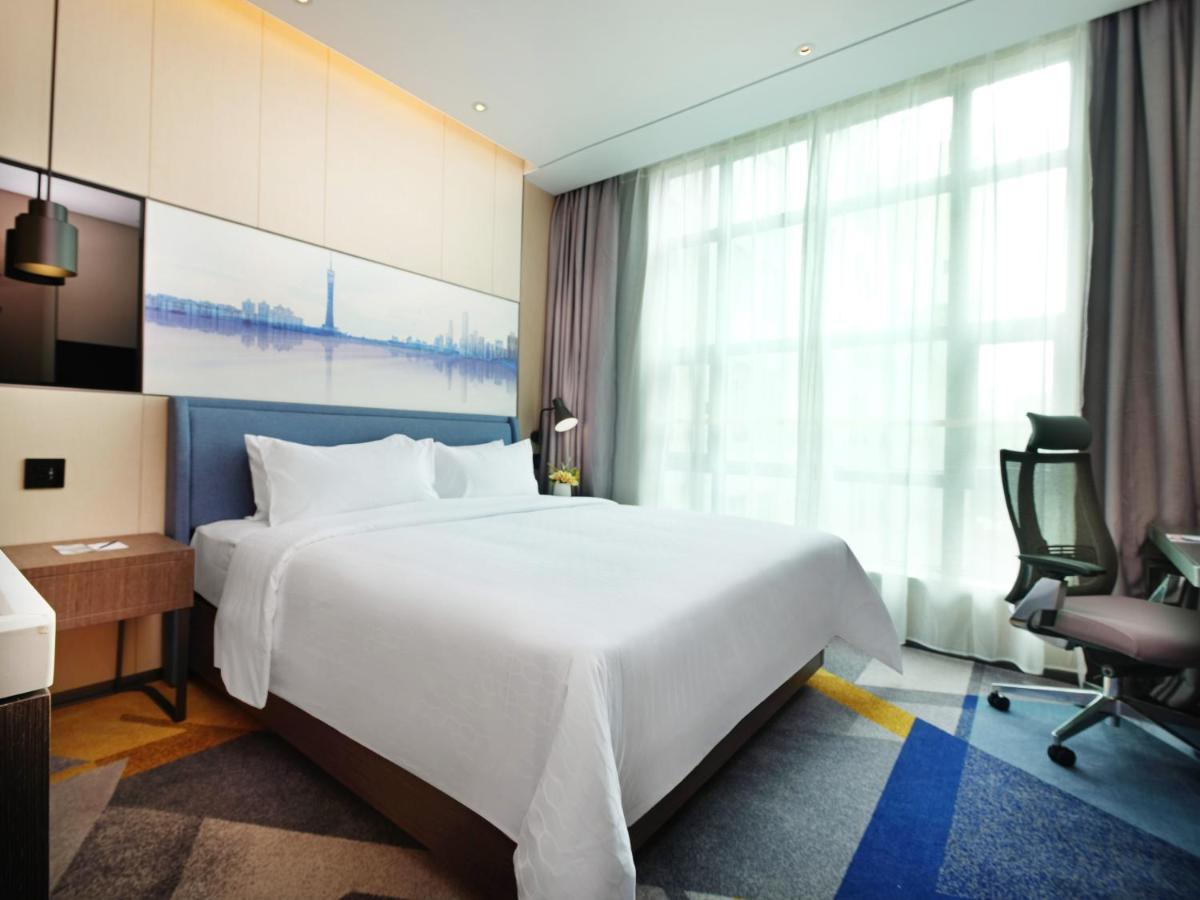 Hampton By Hilton Tianhe Sports Center Hotel 4*